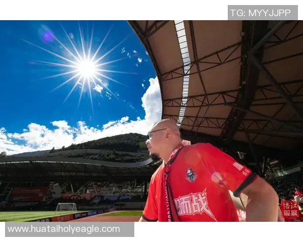 在野球场上体验足球的激情与魅力探索两项运动的完美结合