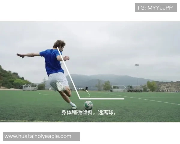 足球侧翻技巧解析与实战应用分享助你提升球场表现