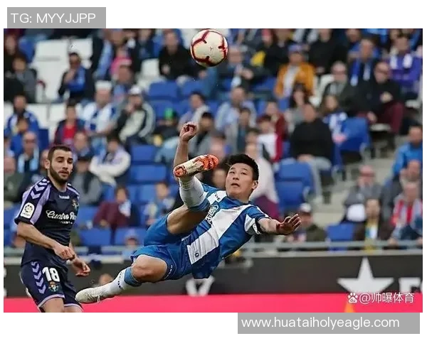 足球经典倒挂瞬间回顾技艺与激情交融的完美时刻